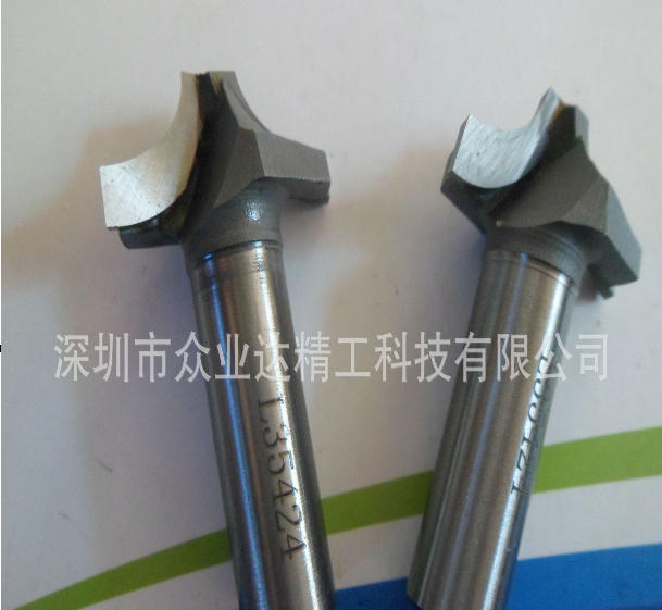 溶接フライスカッターの回転速度と送り速度はどのくらいですか?